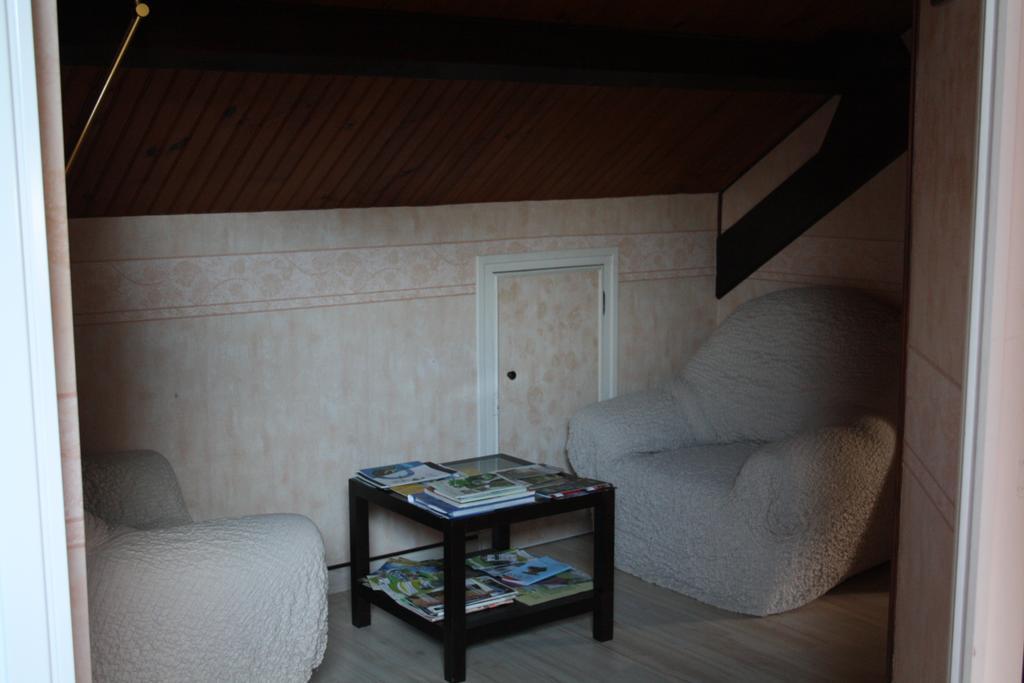 Chambre D'Hotes Les Chenes Chaptelat Room photo